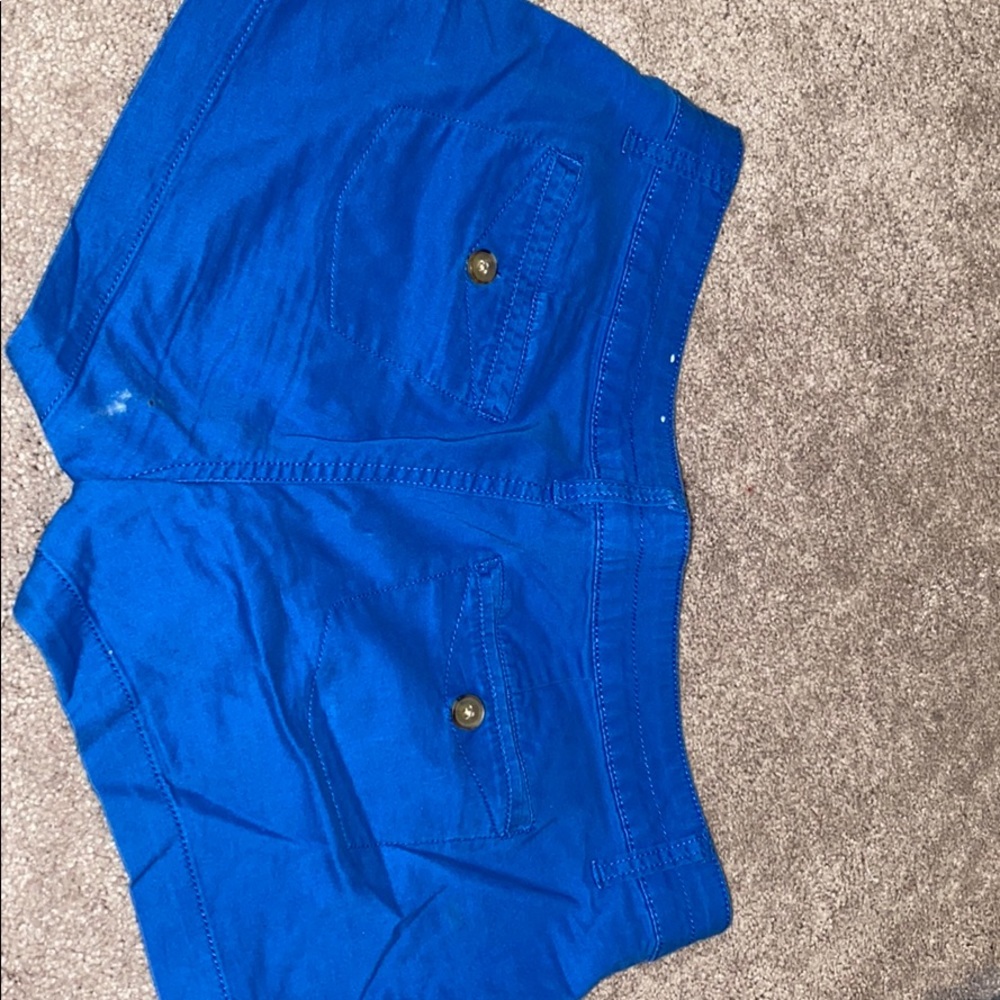 SHORT SHORTS - Picture 4 of 5